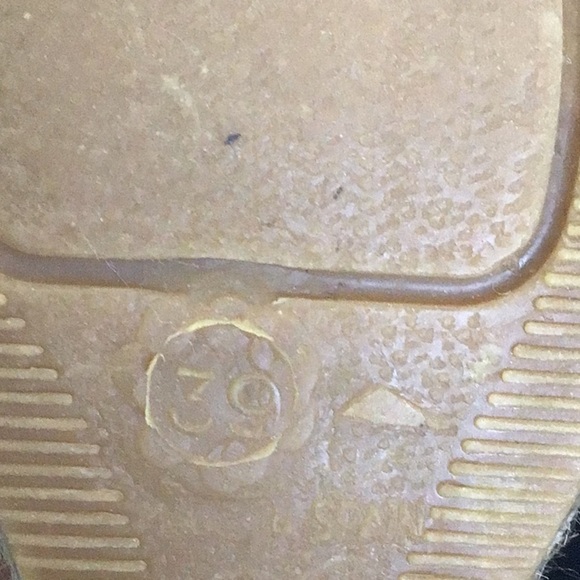 Andre Assoue Reese Leather Wedge Sandal - Picture 6 of 6